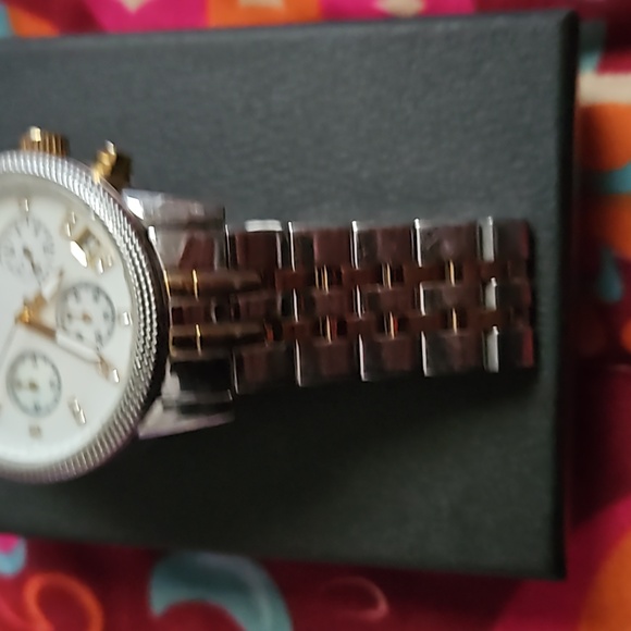 Watch - Picture 3 of 3